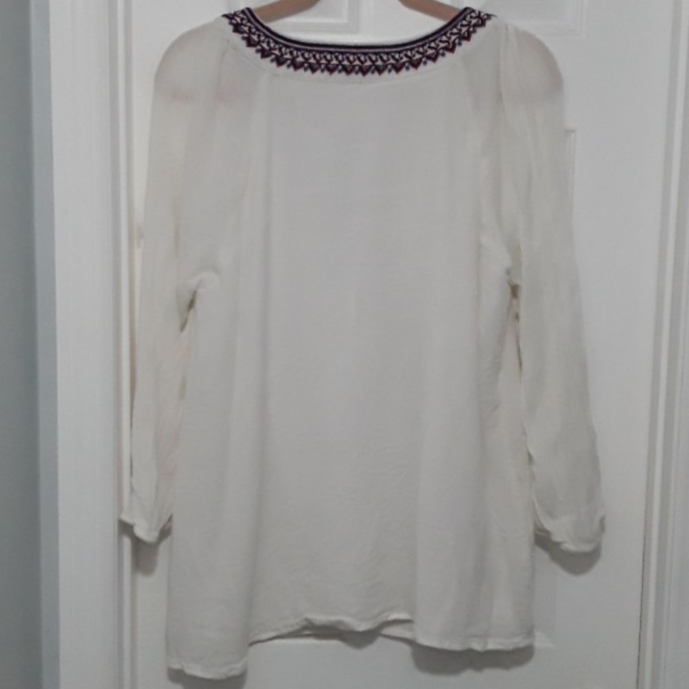 Embroidered top - Picture 6 of 7